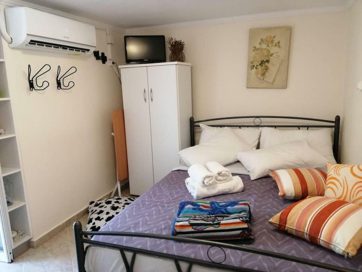Rodomelo Cute Studio 1 Leonídion Eksteriør bilde